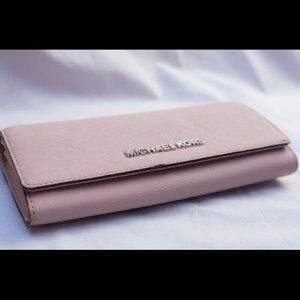 Michael Kors Staffiano Carryall Leather Wallet